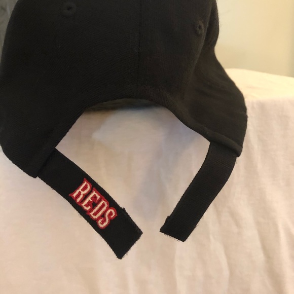 Cincinnati Reds Hat - Picture 3 of 8